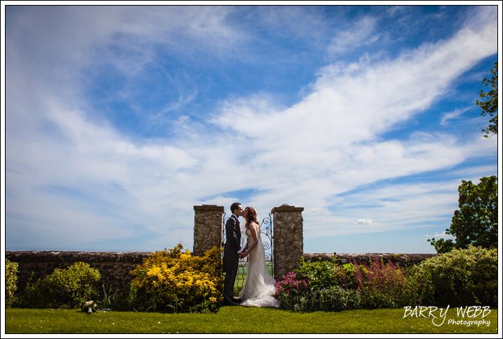 The kissing couple at Lympne Castle in Kent